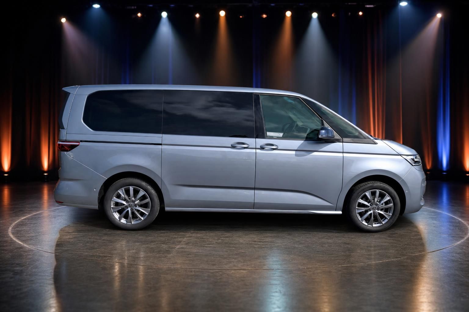 Volkswagen Van silbergrau Seitenprofil - kompakter Transporter mit modernem Design und Alloy-Felgen