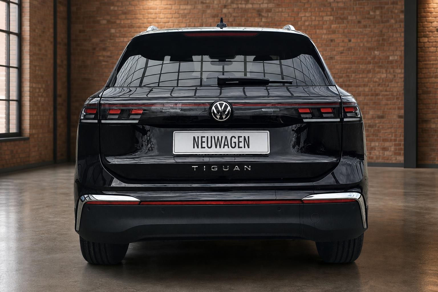 VW Tiguan schwarz Heckansicht mit Kennzeichen Neuwagen