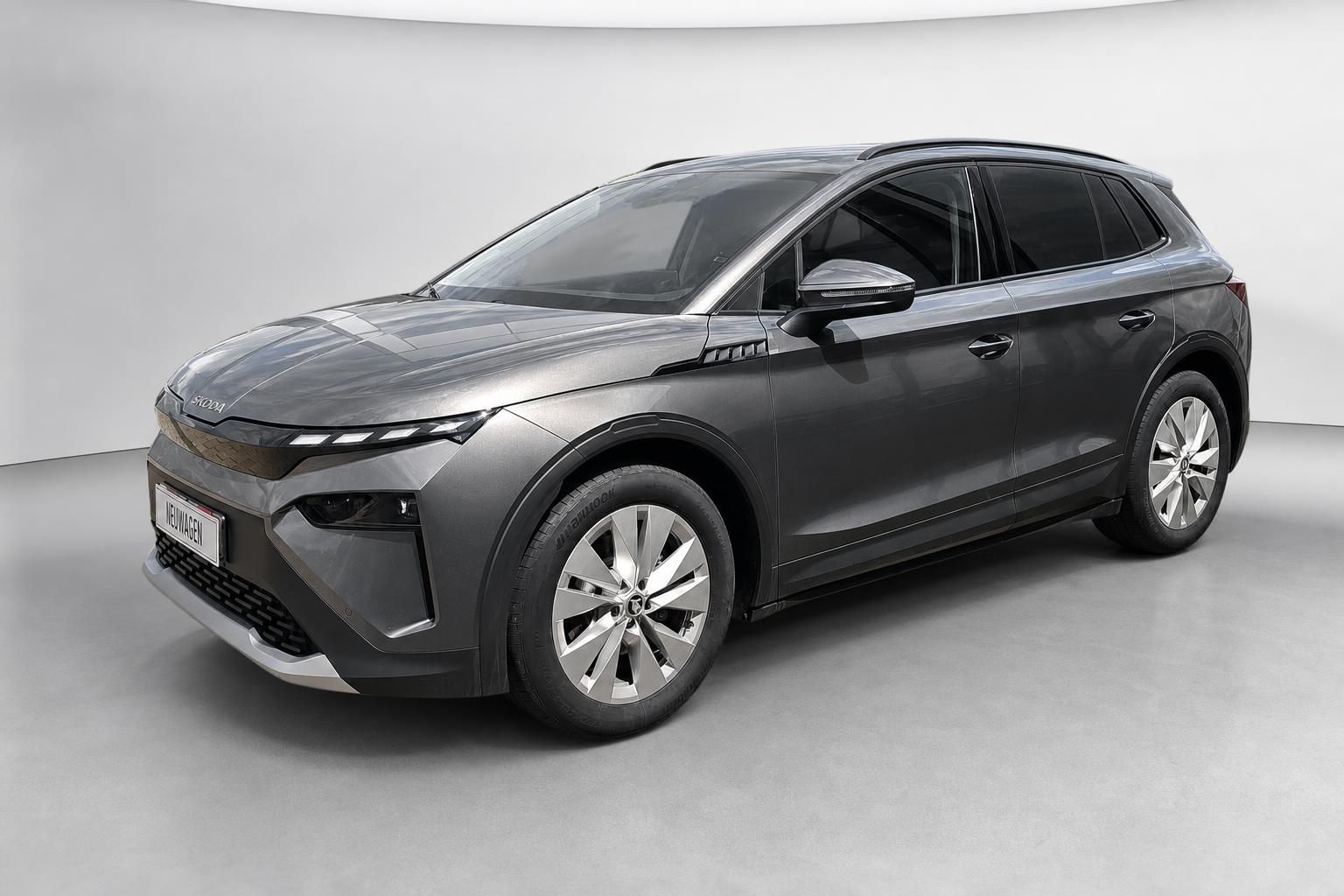 Skoda Elroq Neuwagen Seitenansicht in Dunkelgrau metallic