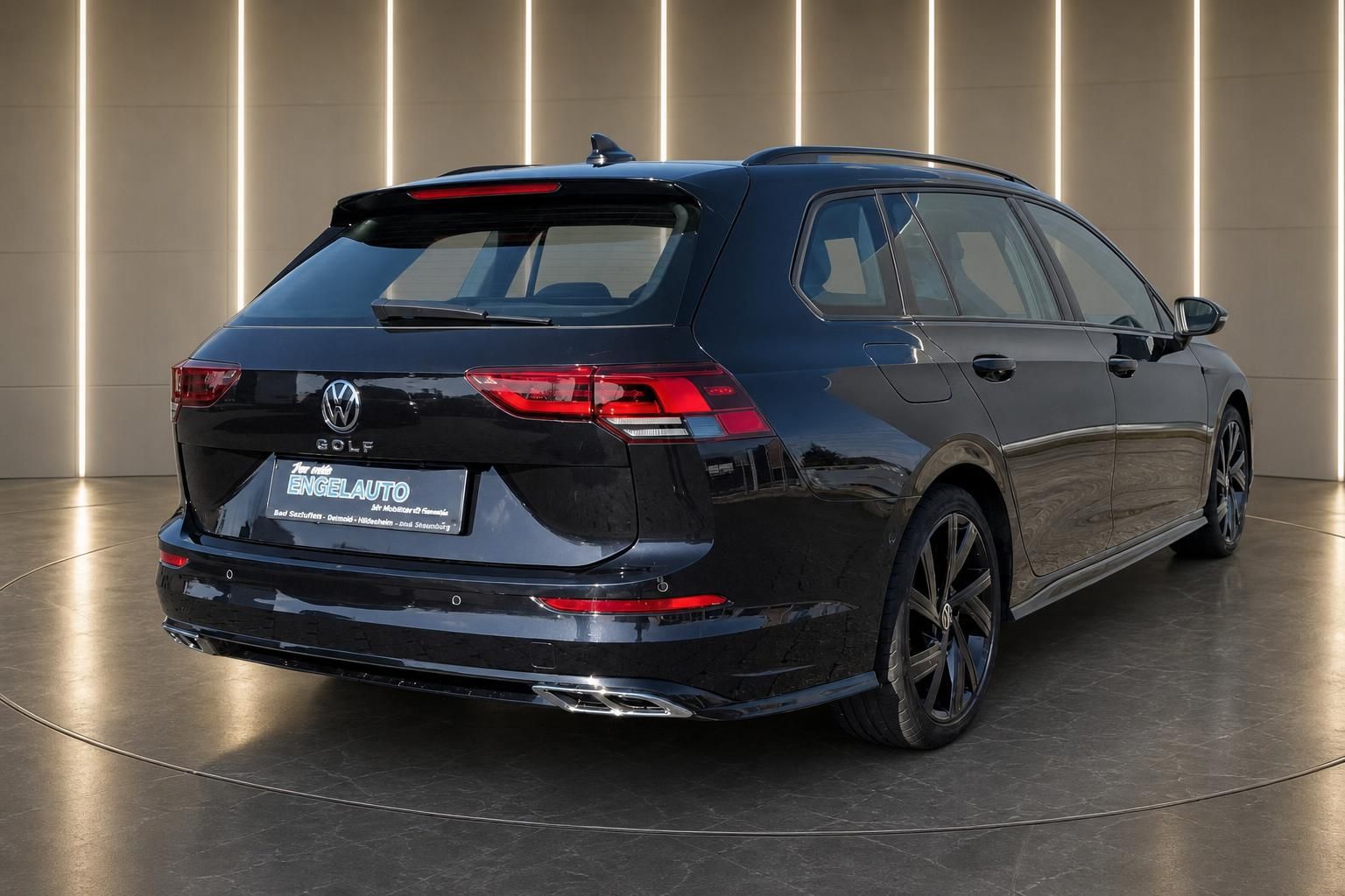 VW Golf Variant Kombi schwarz Heckansicht Heckklappe R-Line Felgen Volkswagen