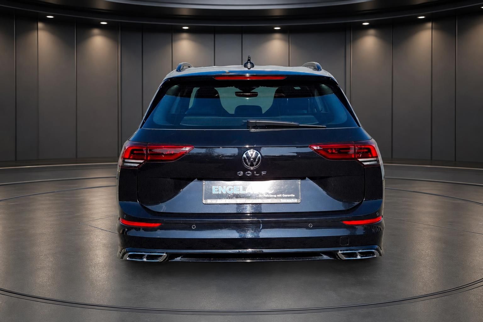 VW Golf Variant schwarz Heckansicht direkt Rücklichter Volkswagen Kombi