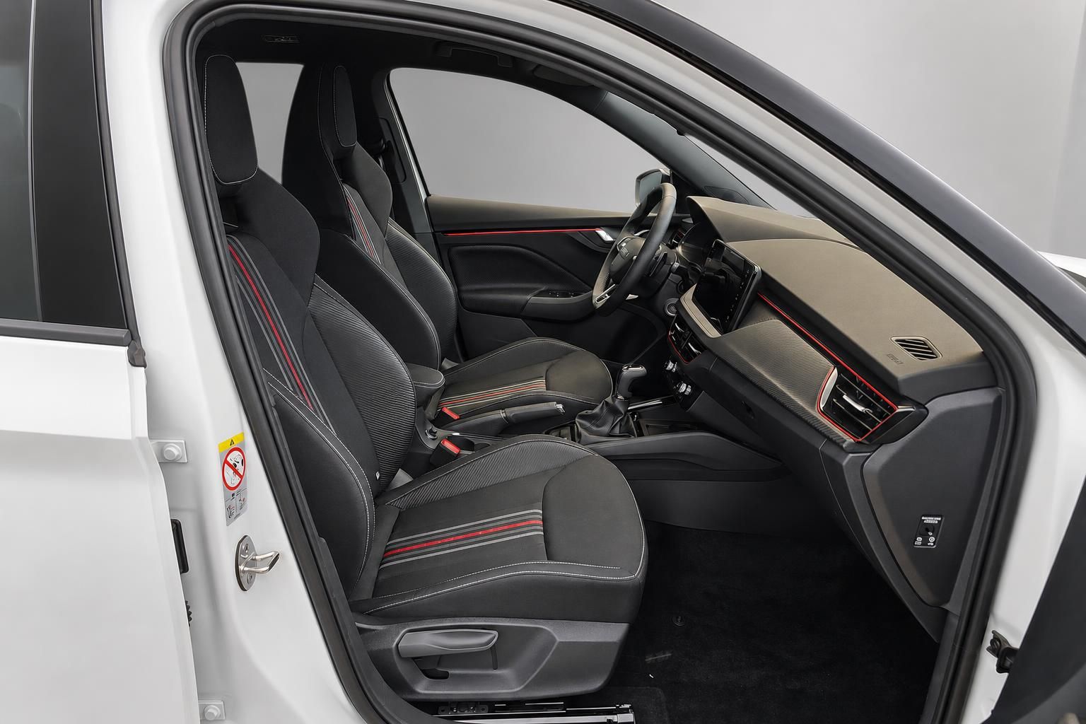 Skoda Kamiq Interieur mit Sportsitzen und Armaturenbrett Detailansicht