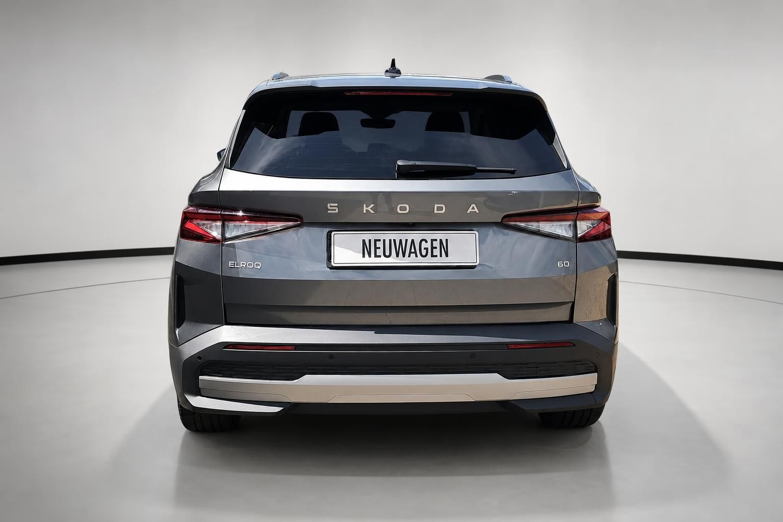 Skoda Elroq 60 Neuwagen Heckansicht in Grau metallic