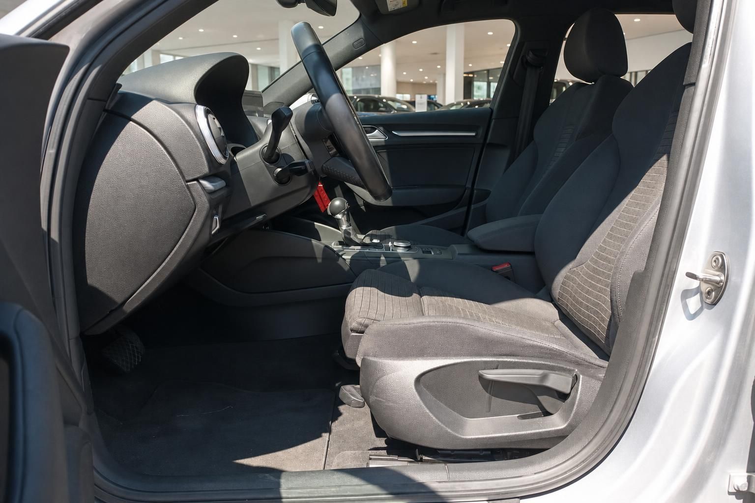 Audi A3 Innenraum Fahrersitz und Armaturenbrett Detailansicht