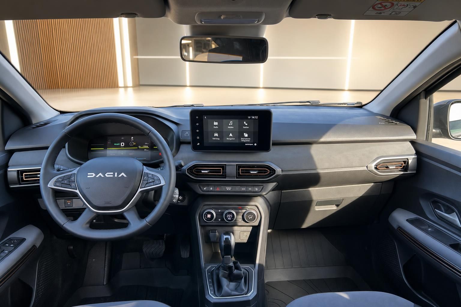 Dacia Jogger Innenraum Cockpit mit Lenkrad und Touchscreen Display