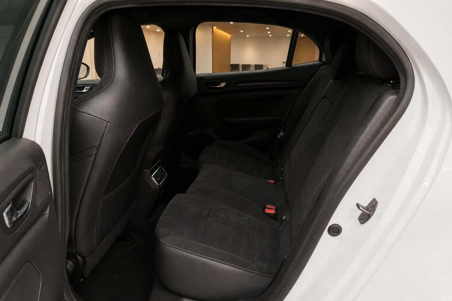 Renault Megane R.S. Innenraum Rücksitze mit schwarzer Sportausstattung