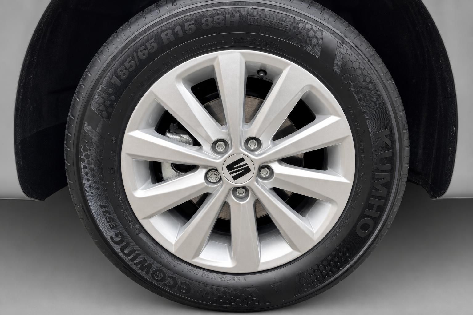 Seat Leichtmetallfelge mit Dunlop Reifen 165/65 R15