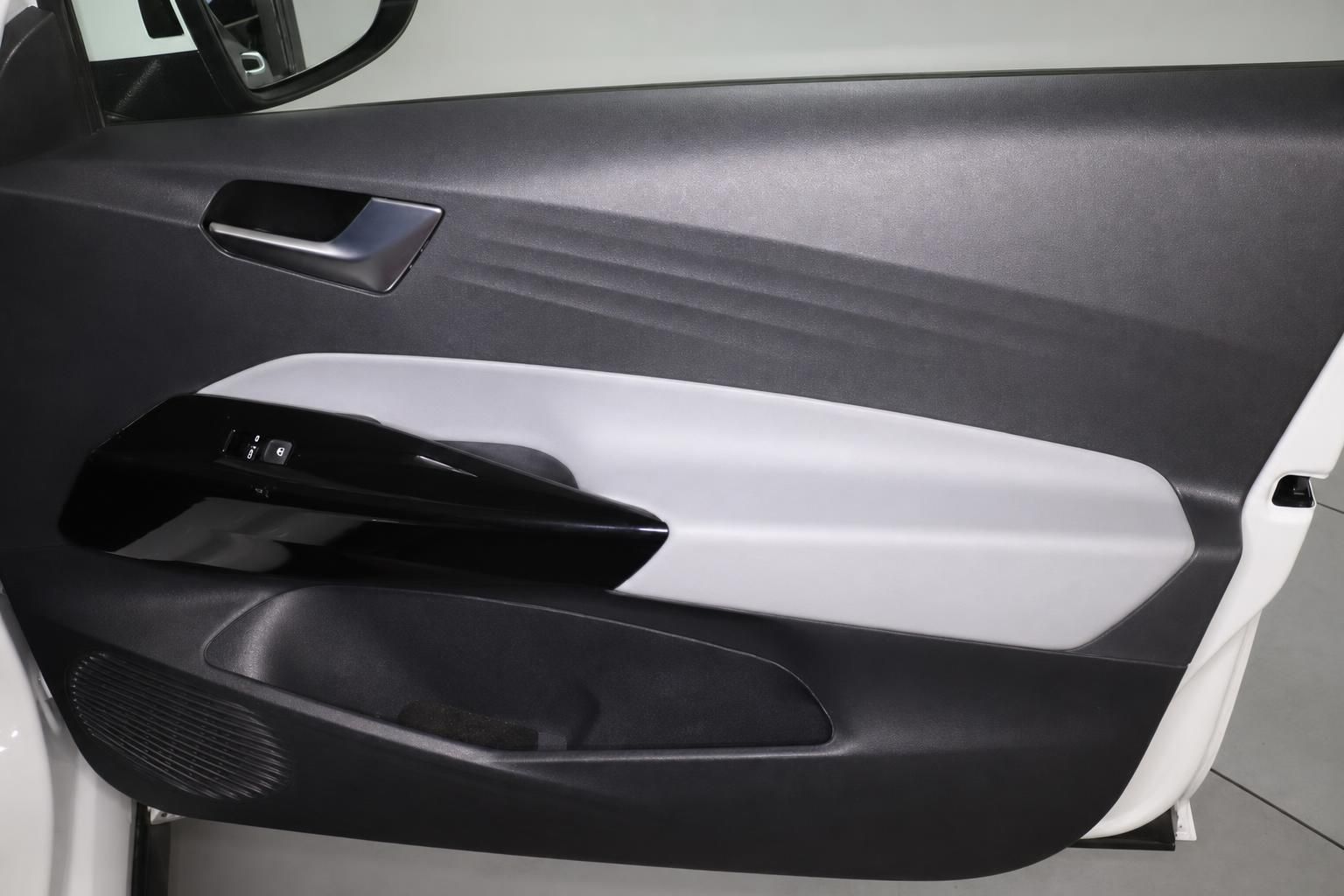 VW ID.3 Türverkleidung mit Fensterheber-Bedienelementen