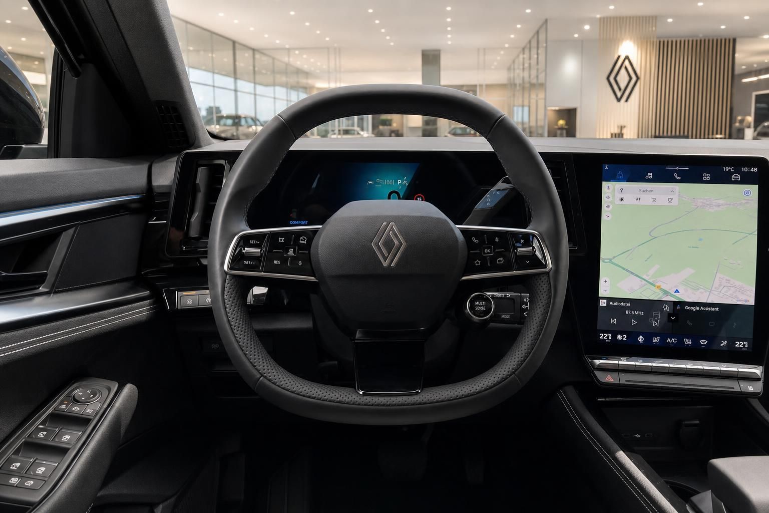 Lenkrad und Infotainment-Display im Renault Cockpit