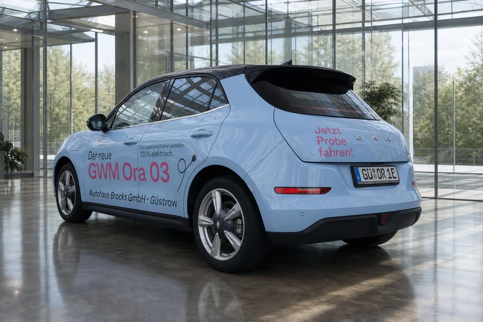 GWM Ora 03 hellblau Heckansicht im Autohaus Brocks Güstrow
