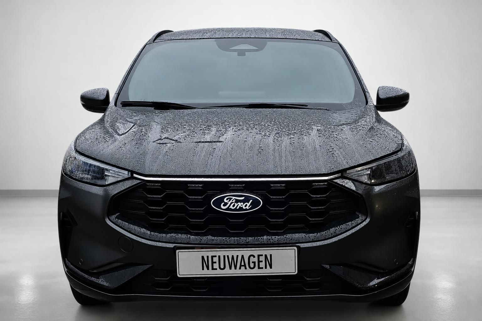 Ford Kuga grau Frontansicht Neuwagen im Autohaus