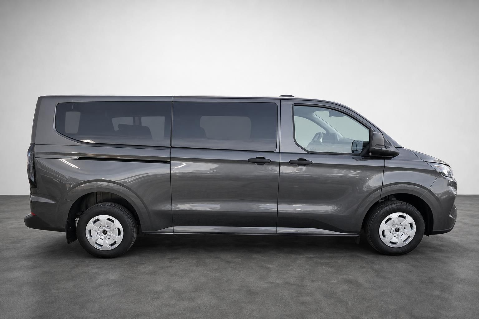 Ford Transit Custom in Grau, seitliche Ansicht Fahrerseite