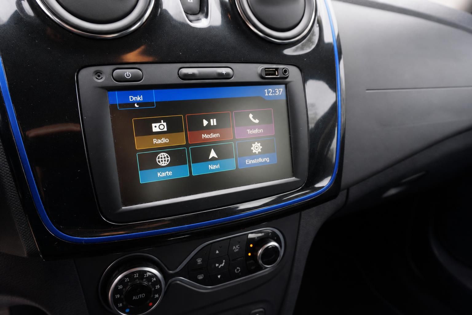 Dacia Infotainment-System mit Touchscreen Navigation Radio Medien und Telefon Funktionen