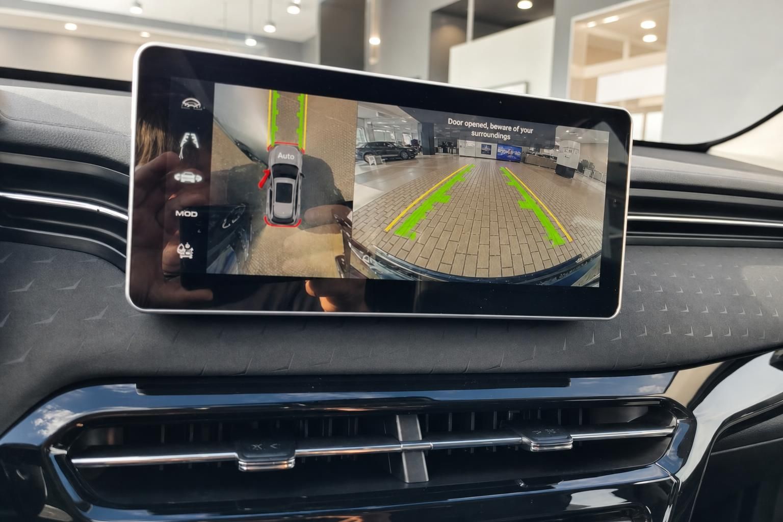 360-Grad Kamera Display im Infotainment System des GWM Haval Jolion Pro