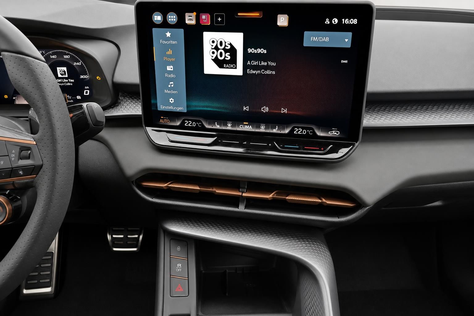 Cupra Infotainment-Bildschirm mit Radio- und Klimaanzeige im Detail