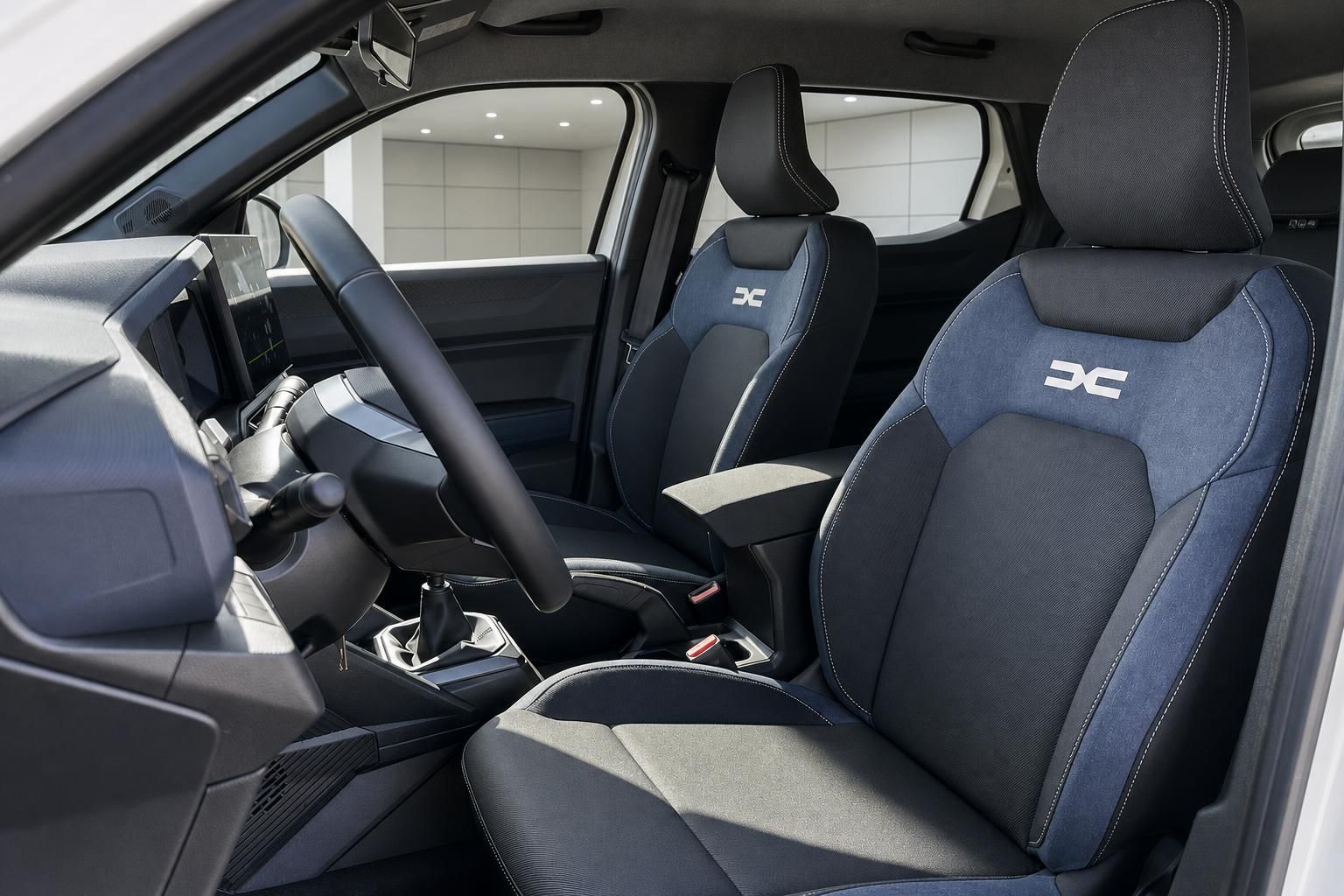 Dacia Duster Rücksitze und Vordersitze Innenausstattung Detail