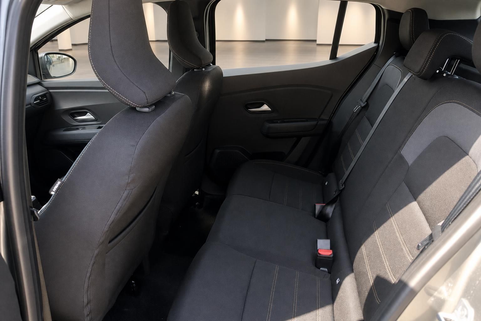 Dacia Sandero Rücksitze, Blick auf Innenraum und Sitzpolster