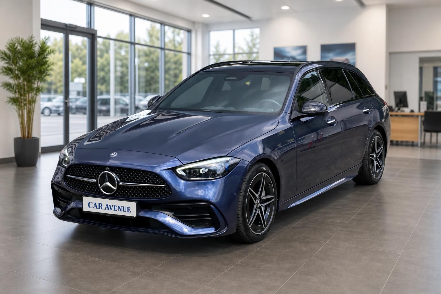 Mercedes-Benz C-Klasse Kombi blau Frontansicht Showroom Car Avenue