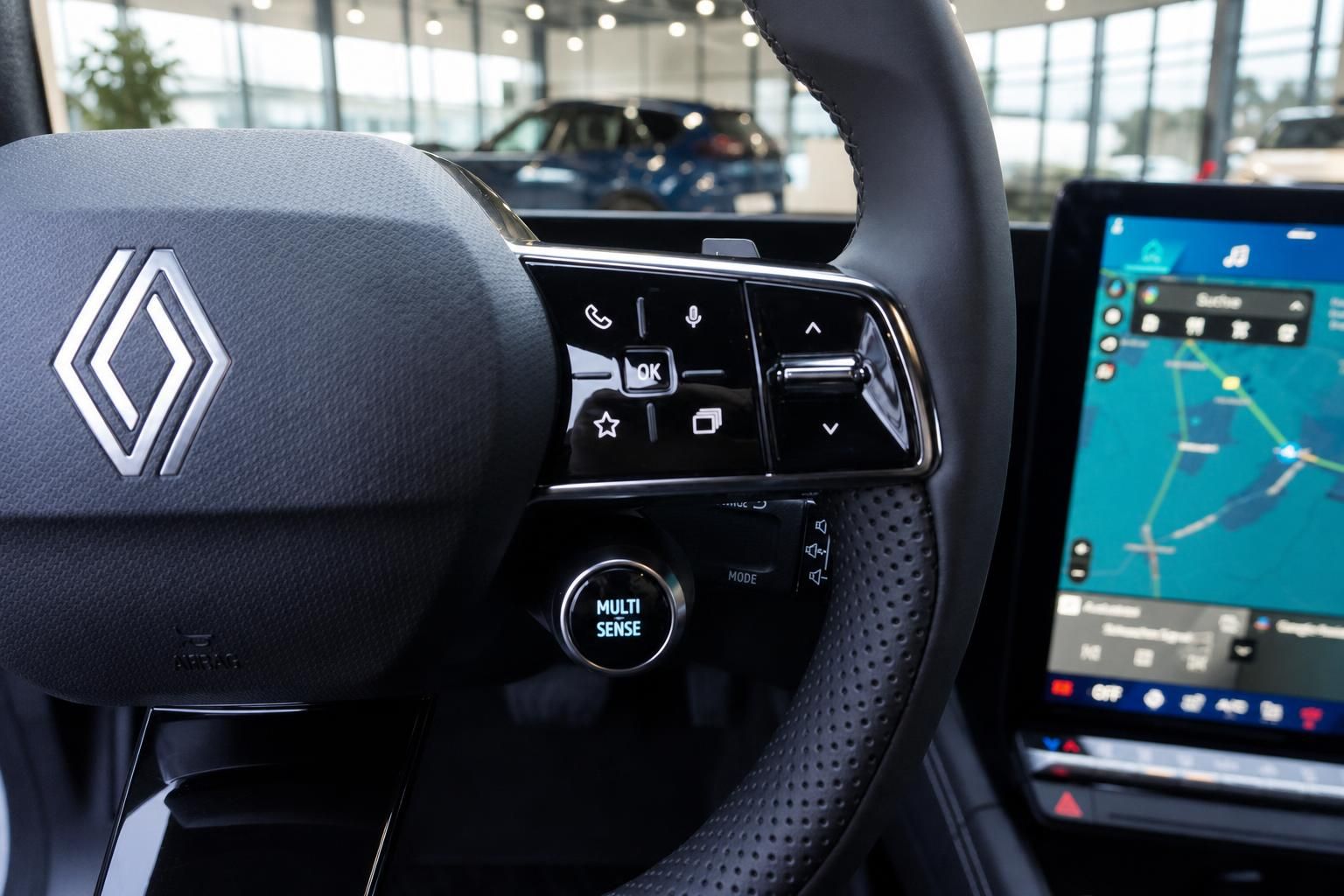 Renault Multi-Sense Lenkradbedienung mit Touchpad und Navigationsdisplay