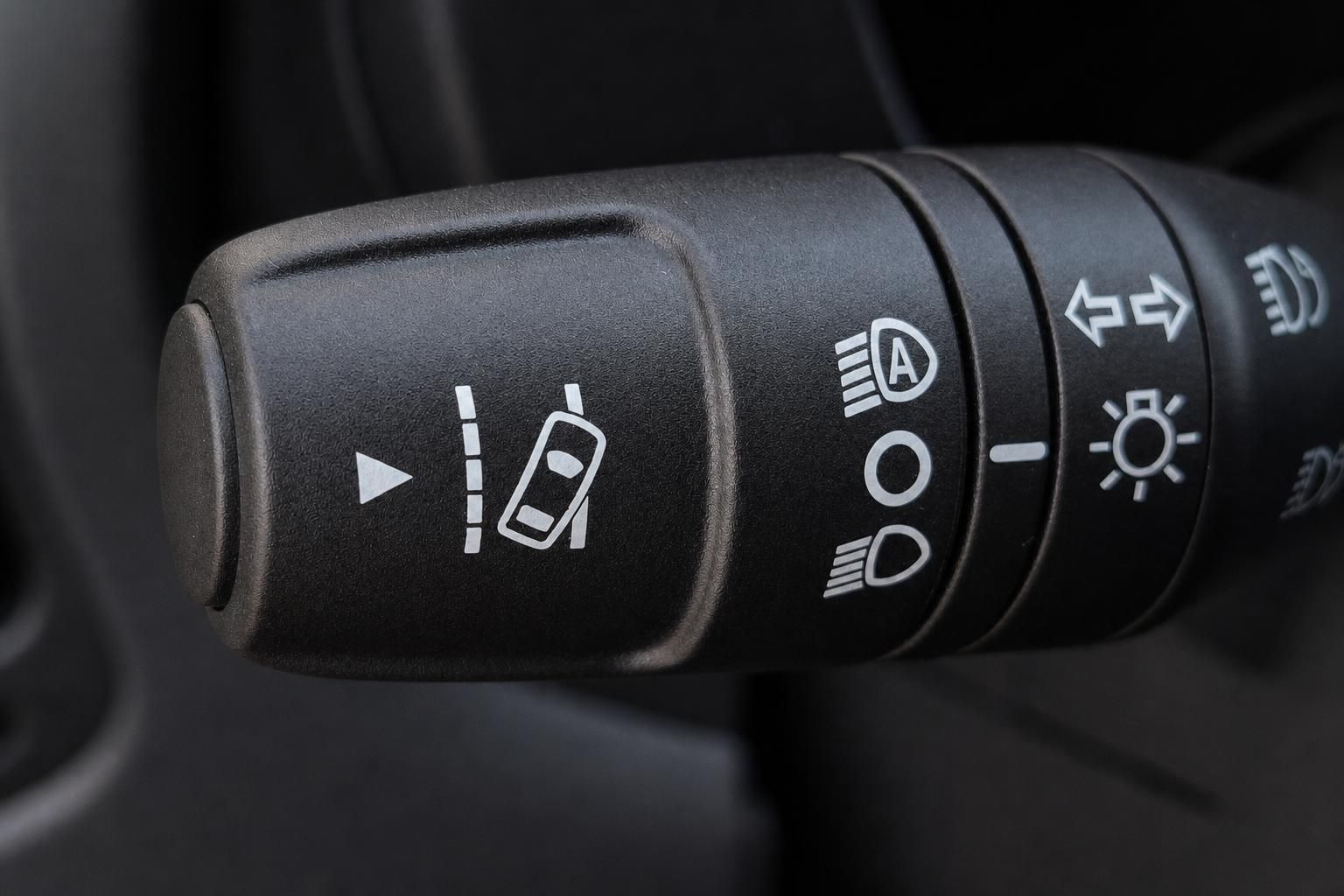 Fiat Panda Lenkstockhebel mit Licht- und Blinkersymbolen im Detail
