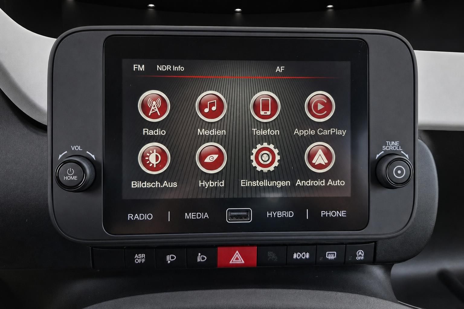 Fiat Panda Touchscreen Infotainment mit Radio und Apple CarPlay
