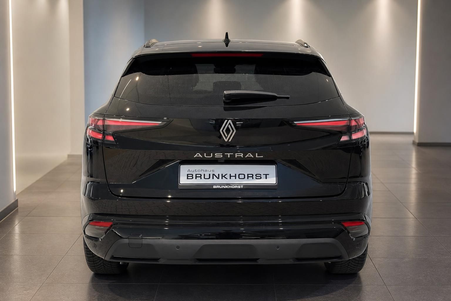 Renault Austral schwarz, Heckansicht mit Kennzeichen Brunkhorst