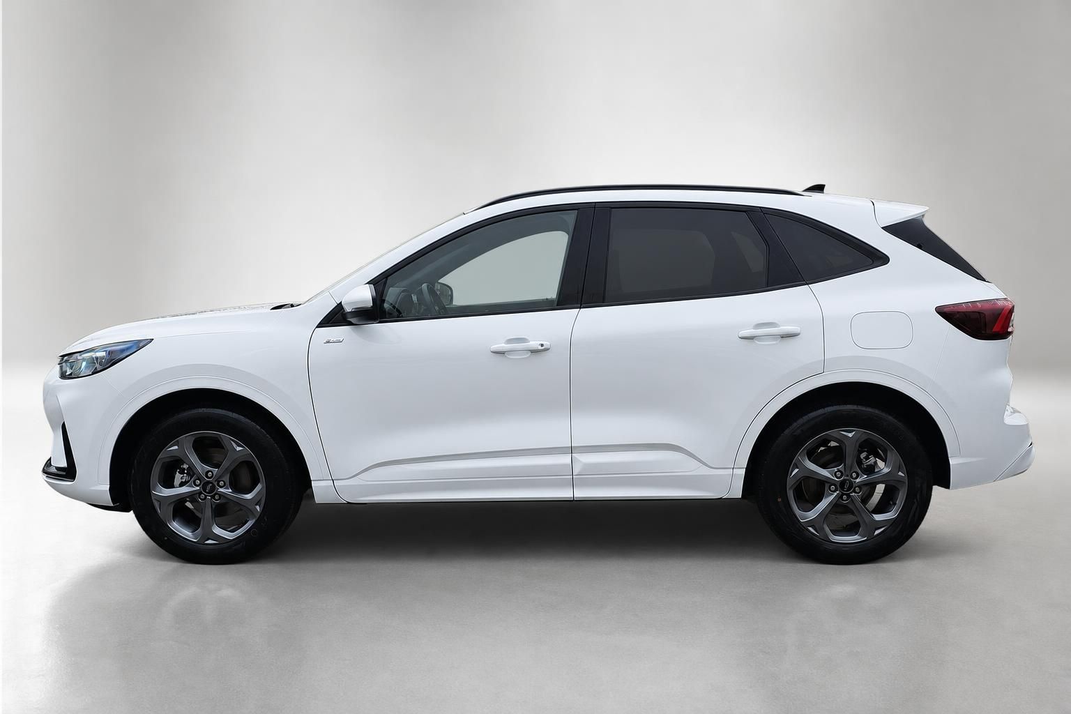 Ford Kuga weiß Seitenansicht Studio Neuwagen
