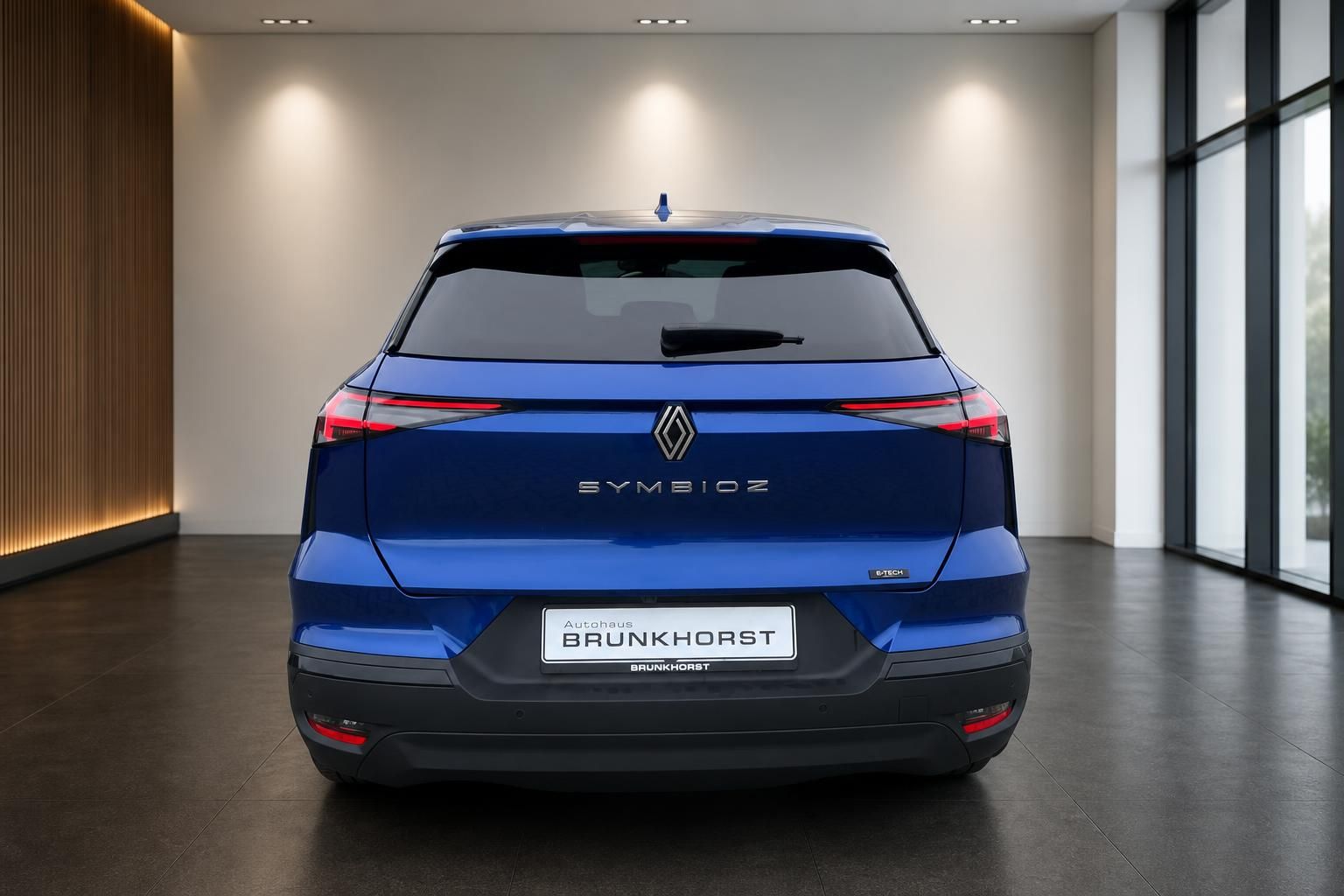 Renault Symbioze Elektro-SUV in Blau, Heckansicht im Autohaus Brunkhorst Showroom
