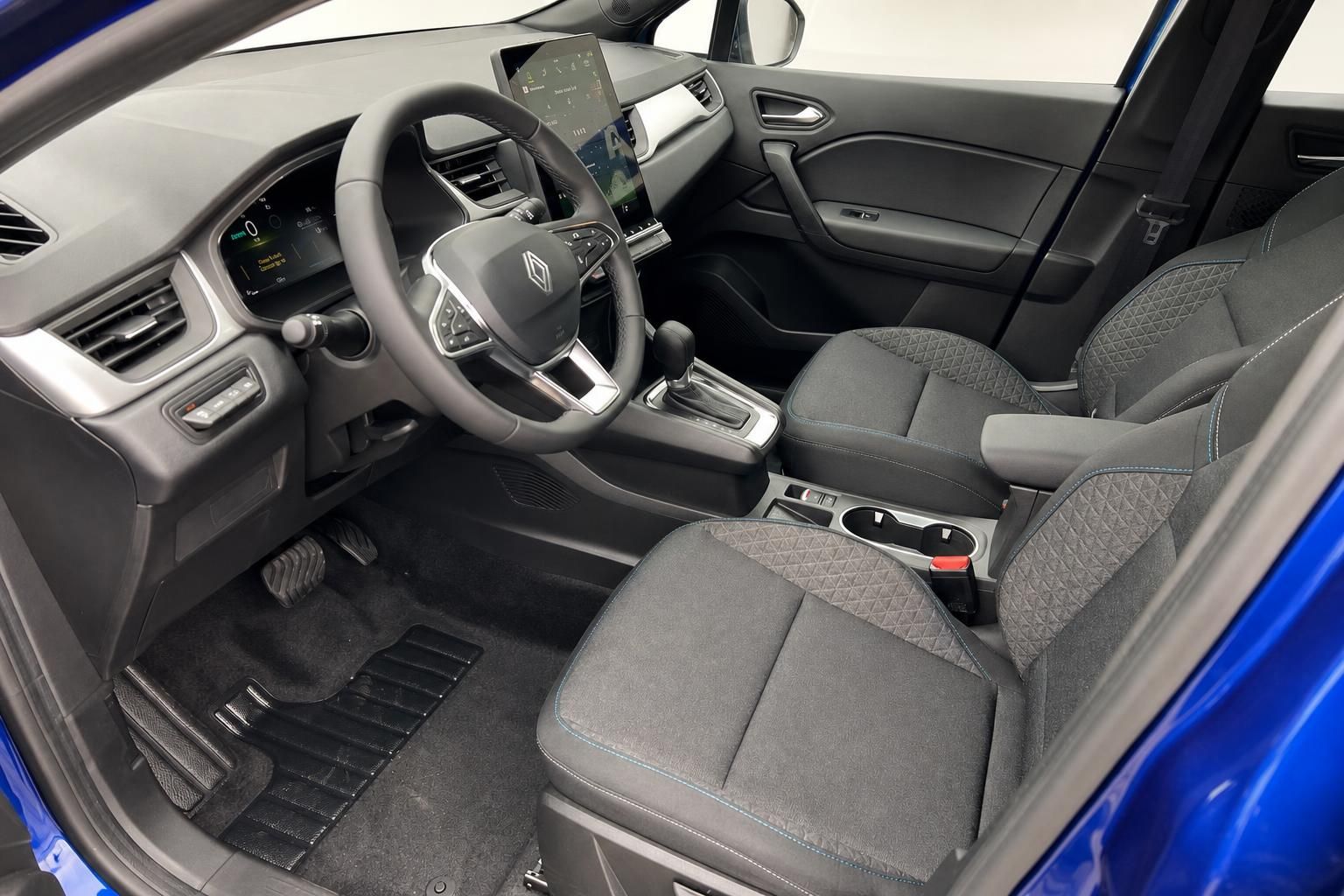 Renault Symbioze Innenraum mit grau-schwarzen Sitzen und digitalem Cockpit