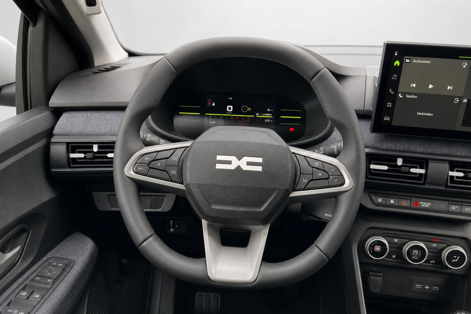 Cockpit mit Lenkrad, digitalem Tacho und Infotainment-Display im modernen Fahrzeug