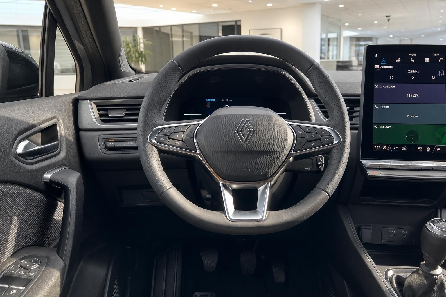 Renault Fahrzeug Innenraum - Lenkrad mit Multifunktionstasten und digitales Kombiinstrument
