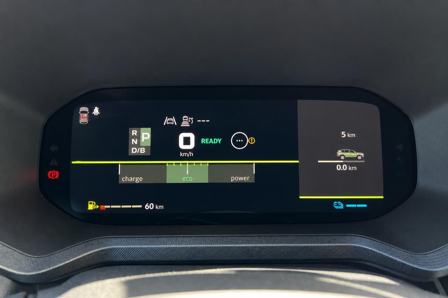 Digitales Kombiinstrument mit Eco-Modus Anzeige und Elektrofahrzeug-Reichweite von 60 km