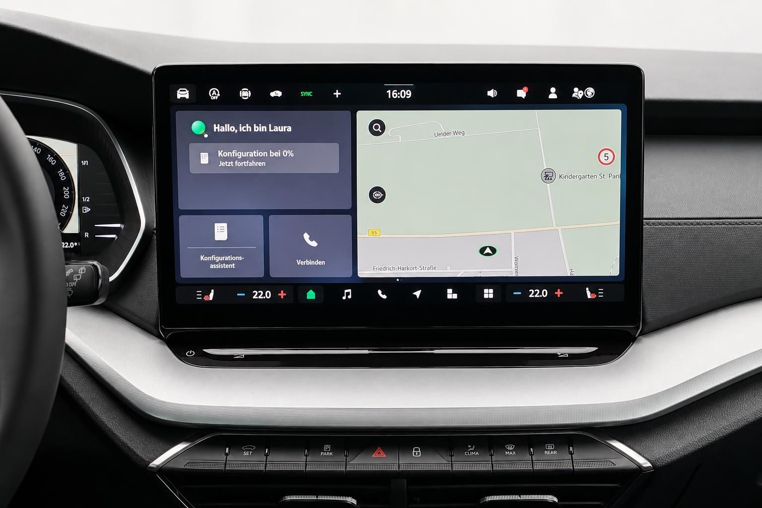 Infotainment Touchscreen mit Navigation und Fahrzeugeinstellungen im Detail