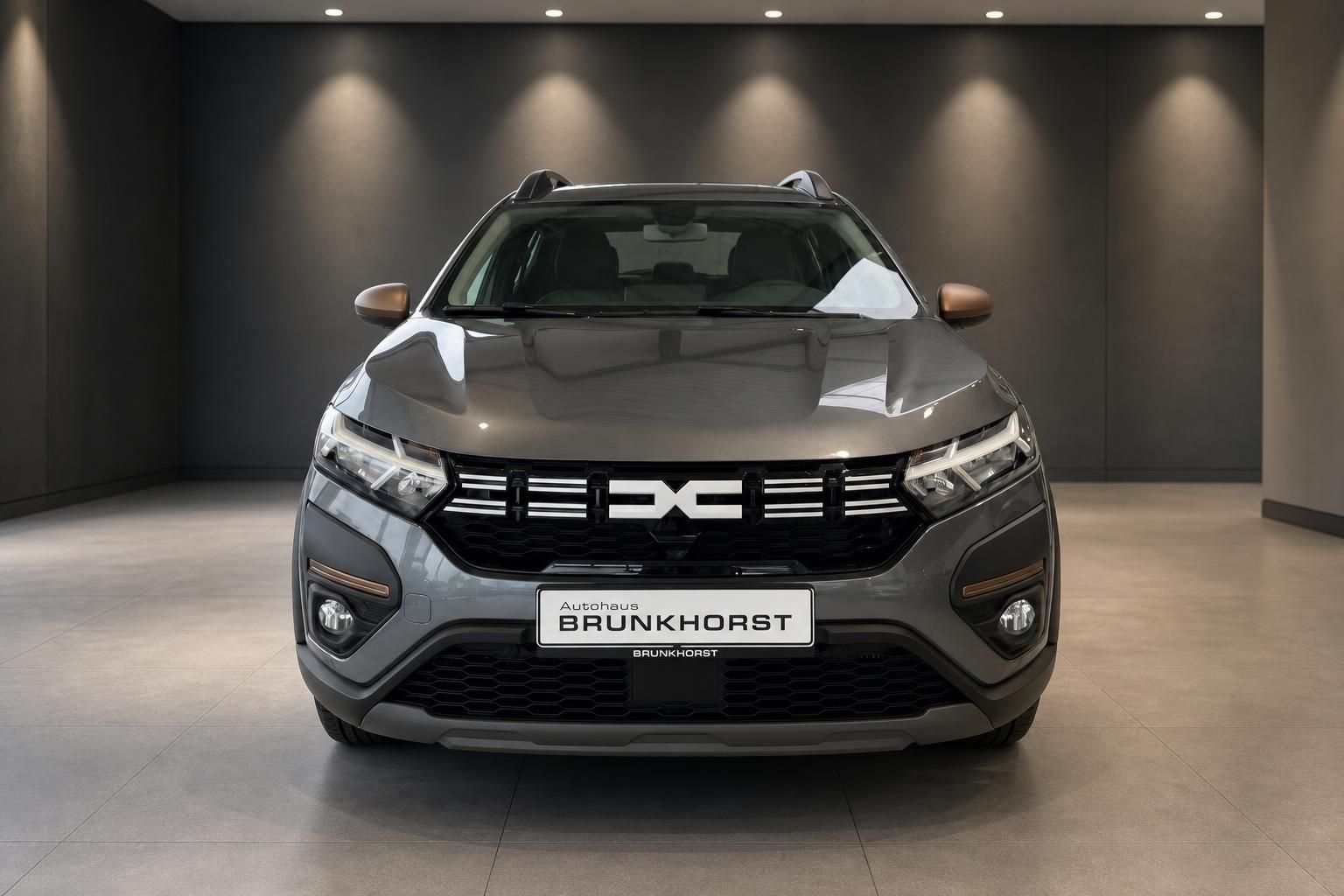 Dacia Jogger Frontansicht grau metallic im Autohaus Brunkhorst Showroom