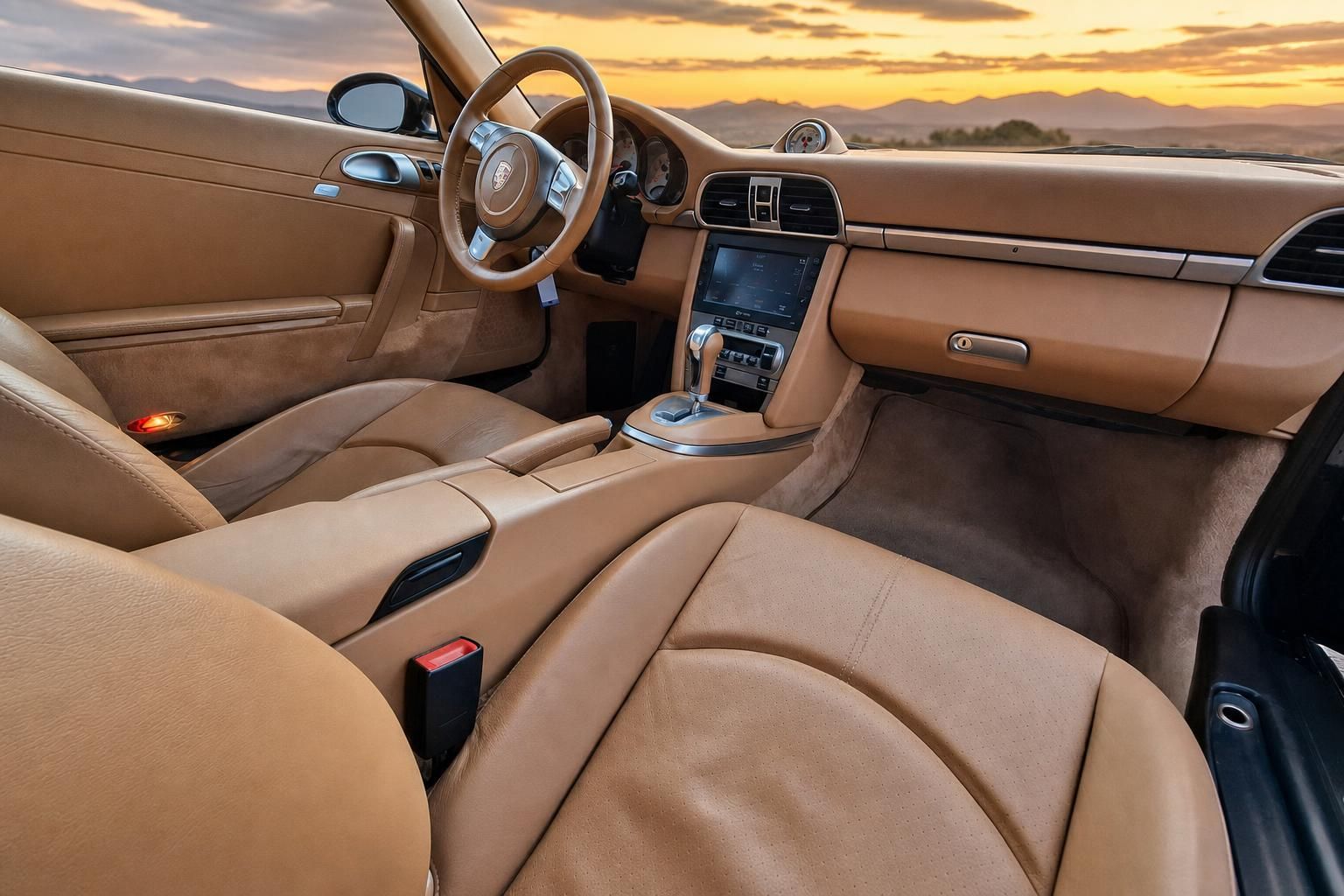Porsche Innenraum beige Leder - Armaturenbrett mit Navigationssystem und Schaltknauf