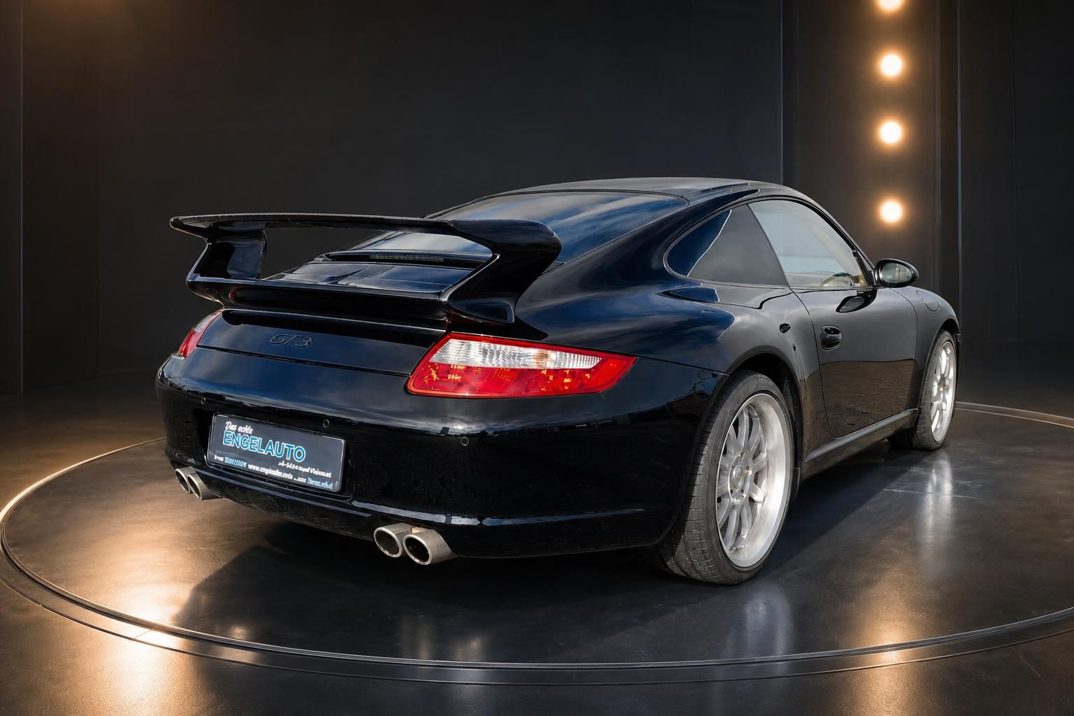 Porsche 911 GT3 schwarz Heckansicht Heckspoiler Sportwagen