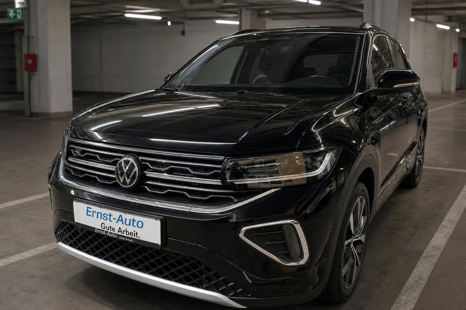 VW T-Cross schwarz Frontansicht Ernst-Auto Haendler