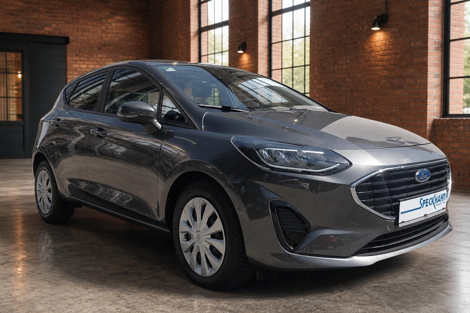 Ford Fiesta grau Frontansicht schräg – 5-türiger Kleinwagen beim Händler Speckhahn