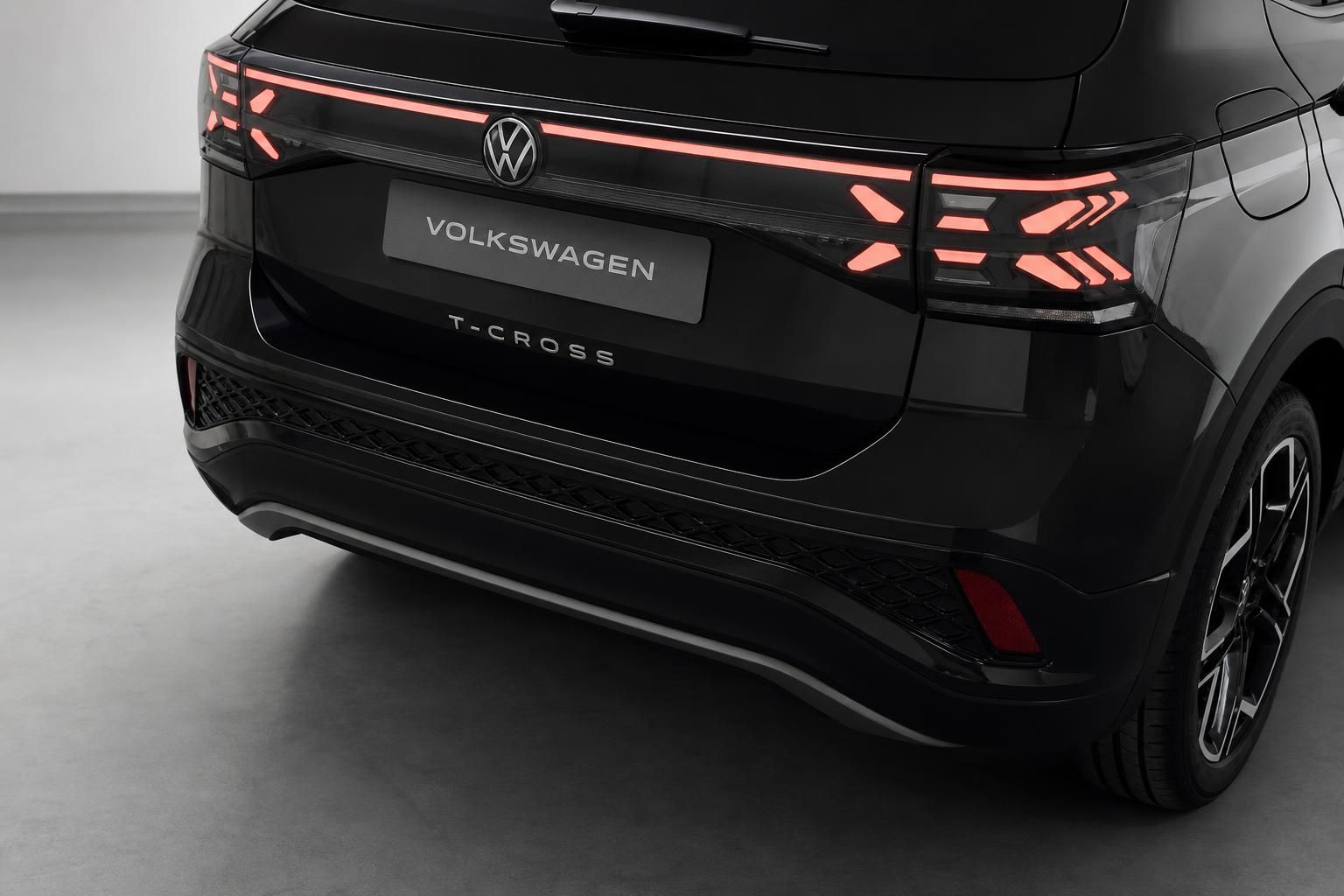 VW T-Cross Detailansicht Heck mit Leuchtband und Logo