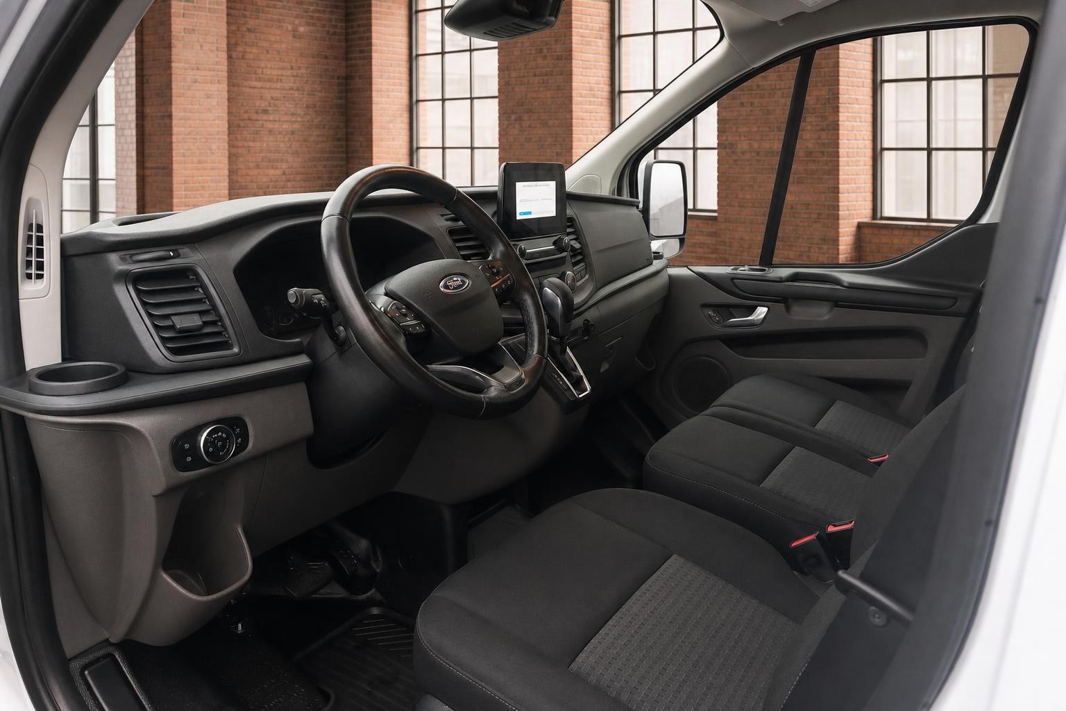 Ford Transit Custom Innenraum Cockpit und Sitze in Schwarz
