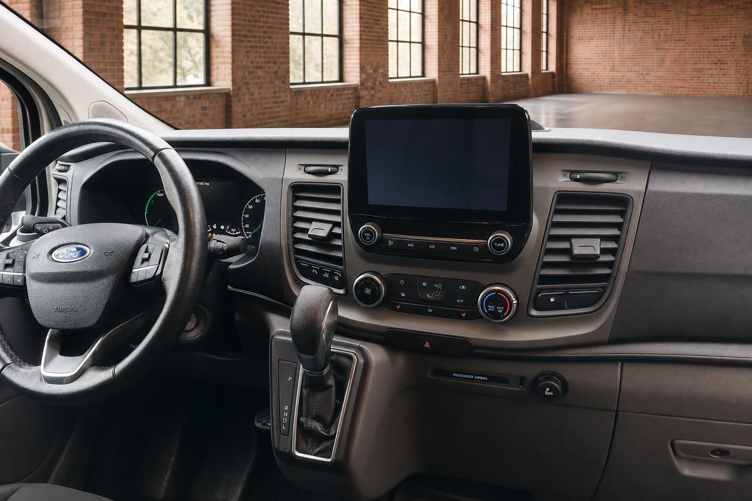 Ford Transit Mittelkonsole mit Automatikschaltung und Display