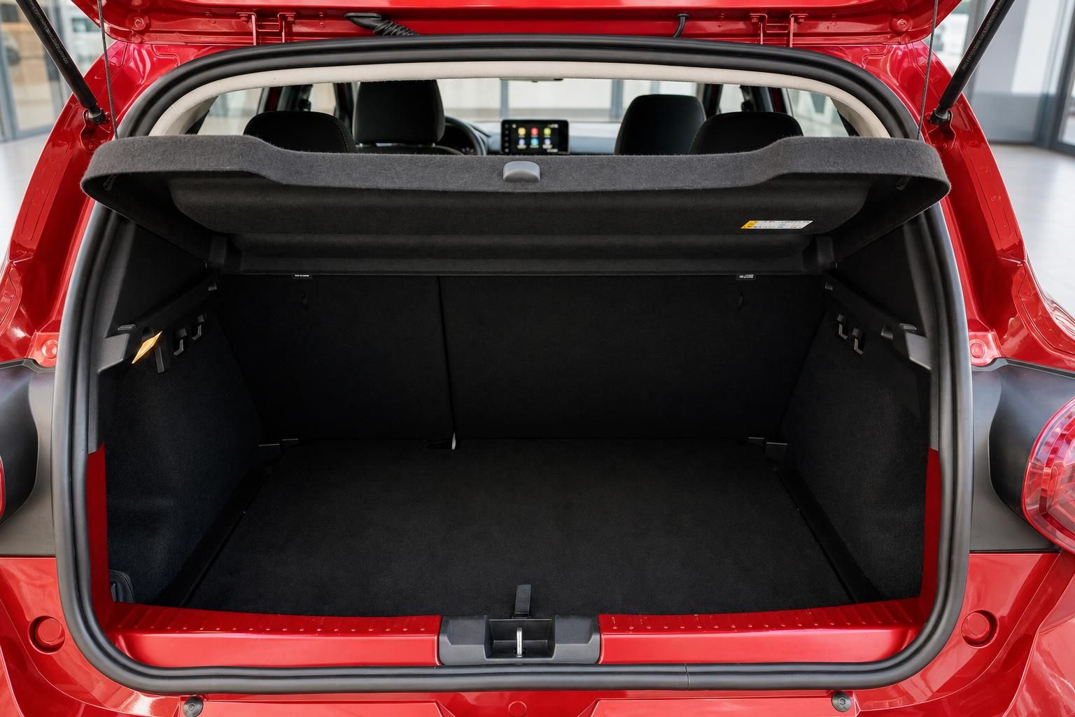Dacia Sandero Kofferraum leer mit viel Stauraum