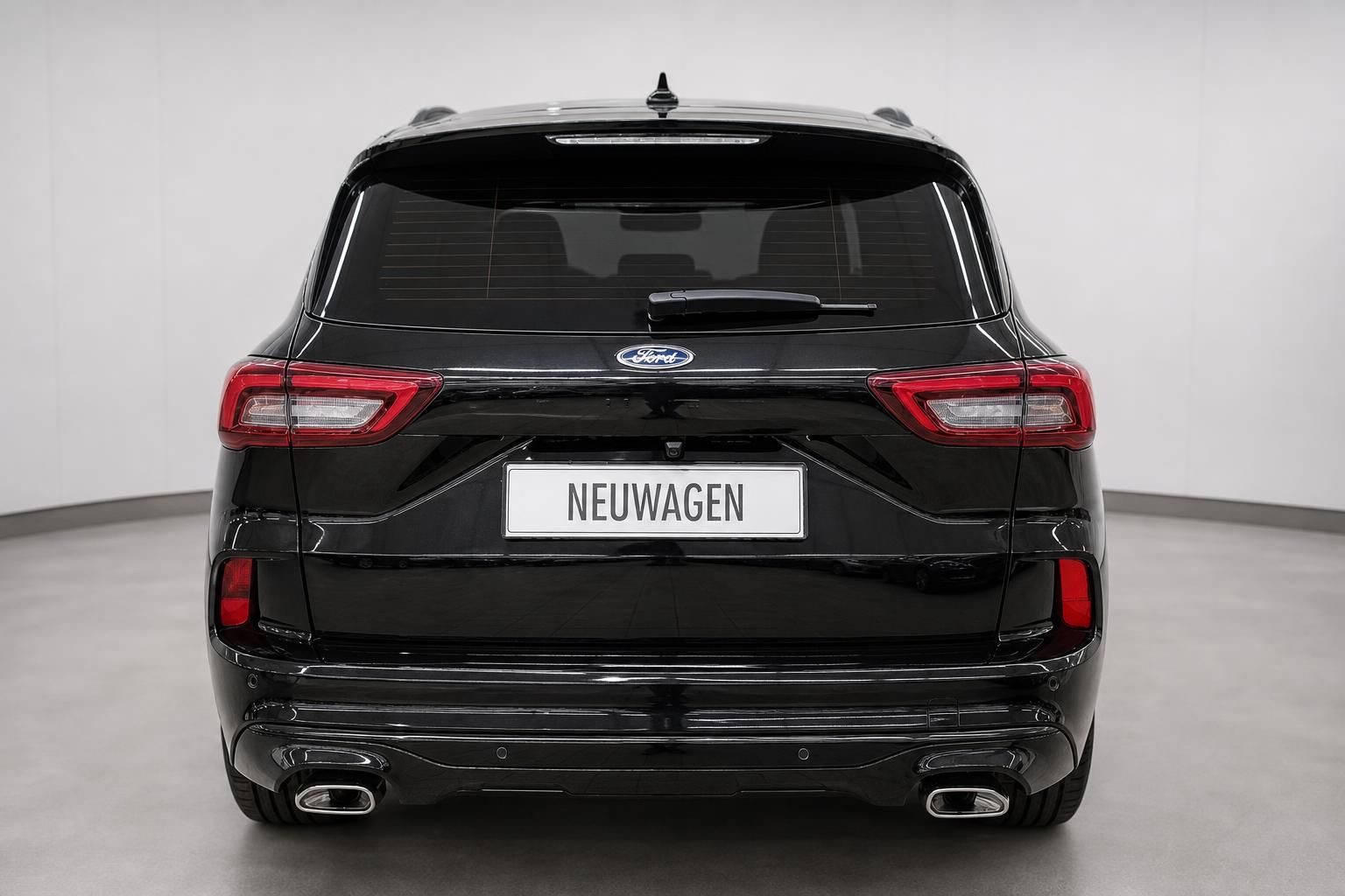 Ford SUV schwarz Heckansicht Studio Neuwagen