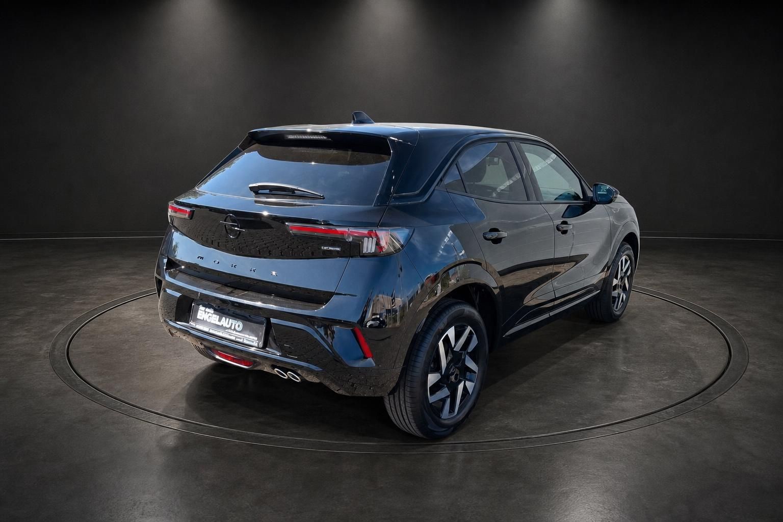 Opel Mokka schwarz Heckansicht Studio