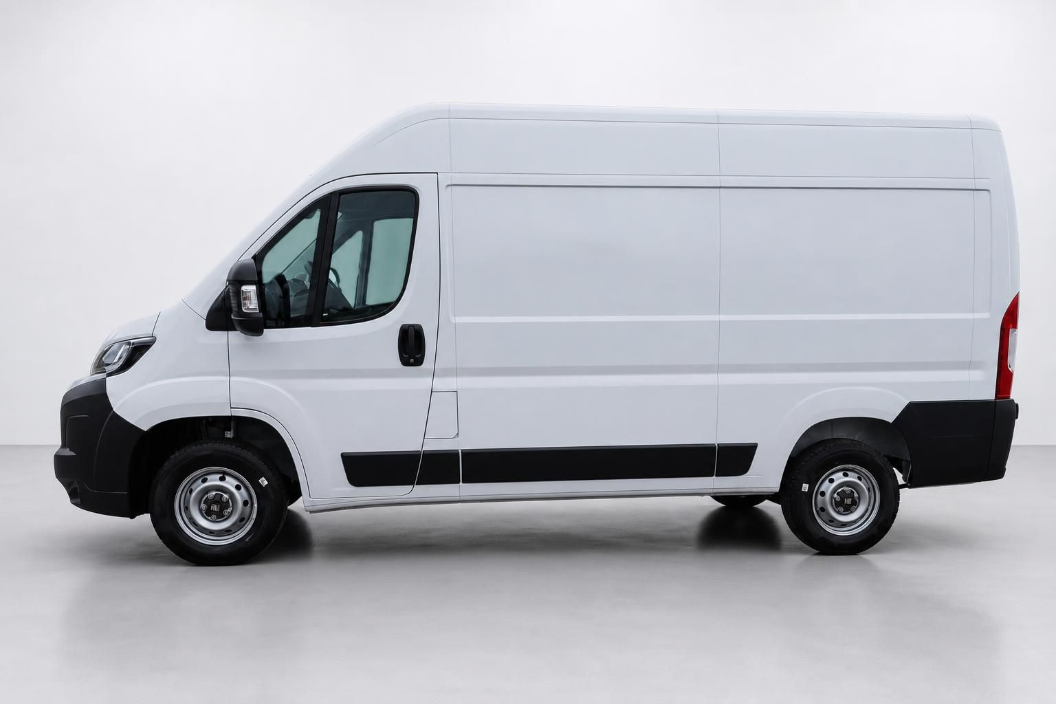 Fiat Ducato Kastenwagen weiß, Seitenansicht komplett