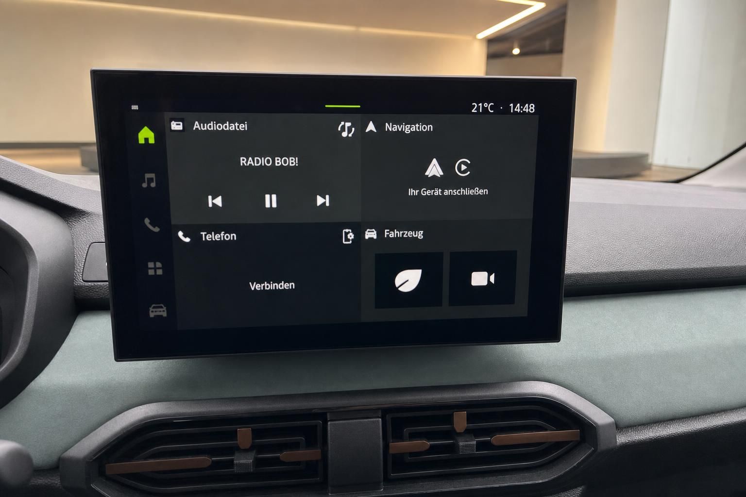 Fahrzeug Infotainment-Display mit Navigation und Audiodatei-Funktion