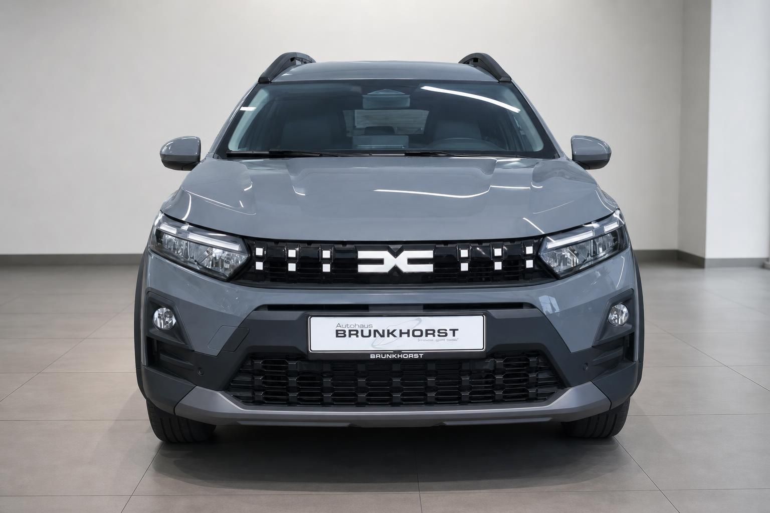 Dacia Jogger Frontansicht in Grau, Autohaus Brunkhorst Kennzeichen