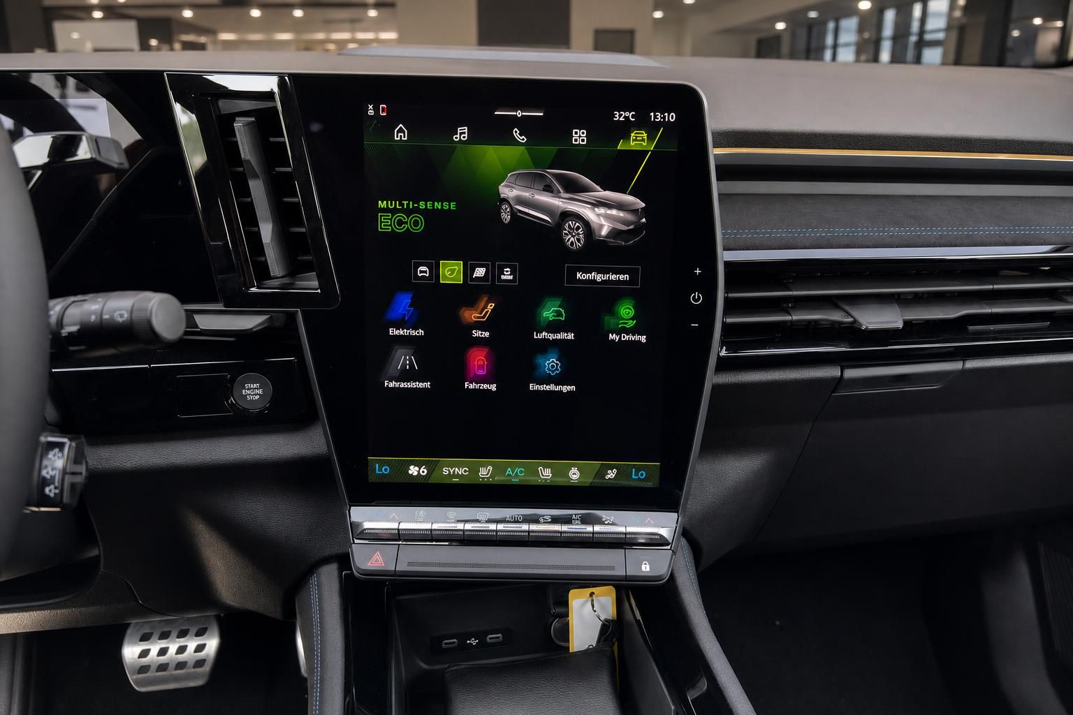 Infotainment Touchscreen mit Multi-Sense Menü im Fahrzeug
