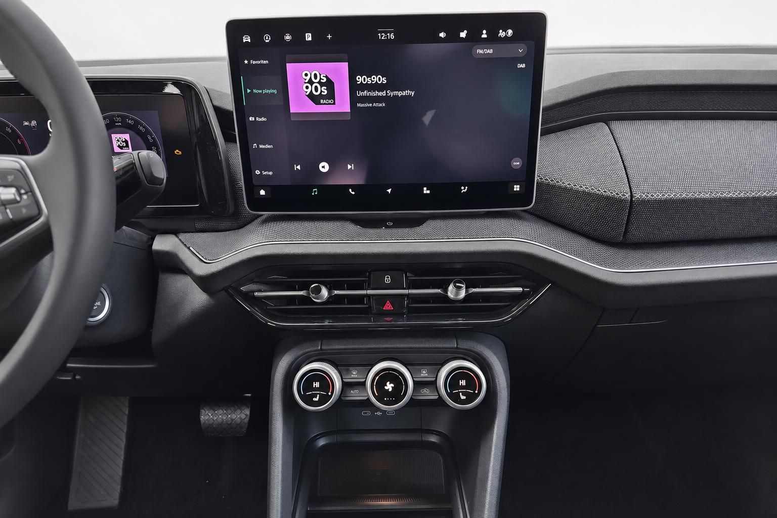 Skoda Infotainment Touchscreen und Mittelkonsole im Detail