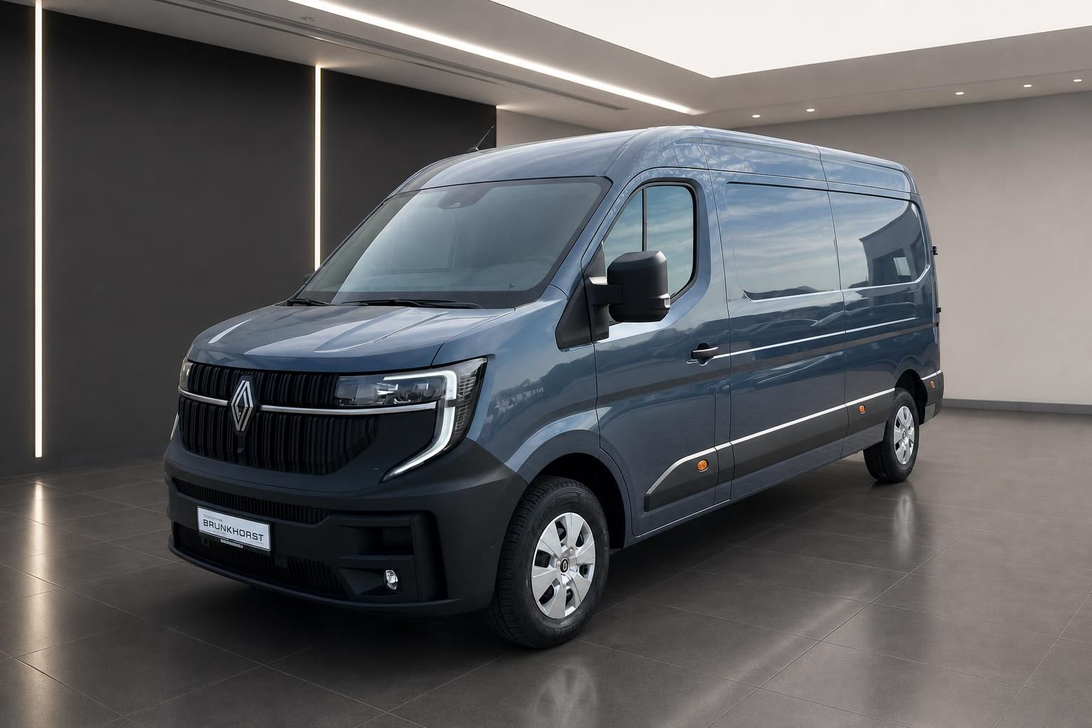 Renault Master Kastenwagen grau-blau Seitenansicht mit LED-Scheinwerfern im Showroom